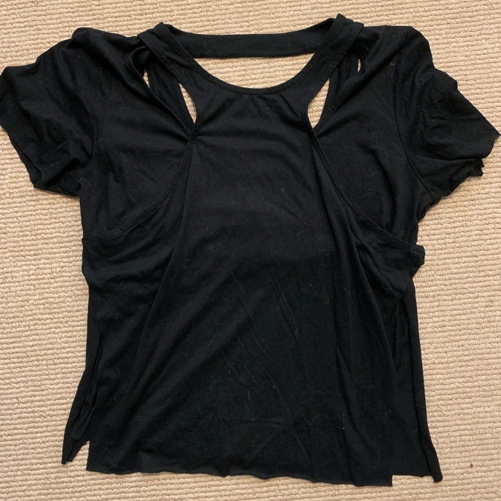 Black Alo Yoga tee
